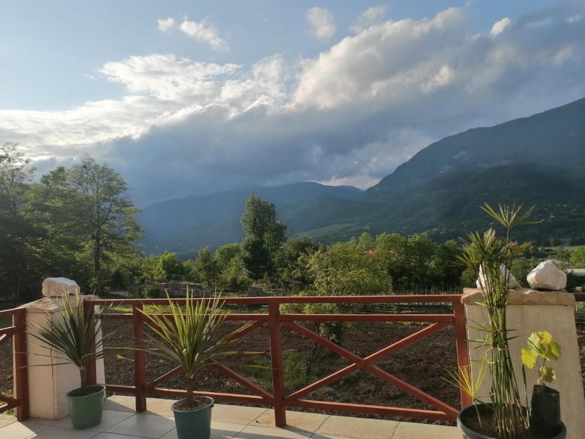 Belvedere Otel Ambrolauri Dış mekan fotoğraf