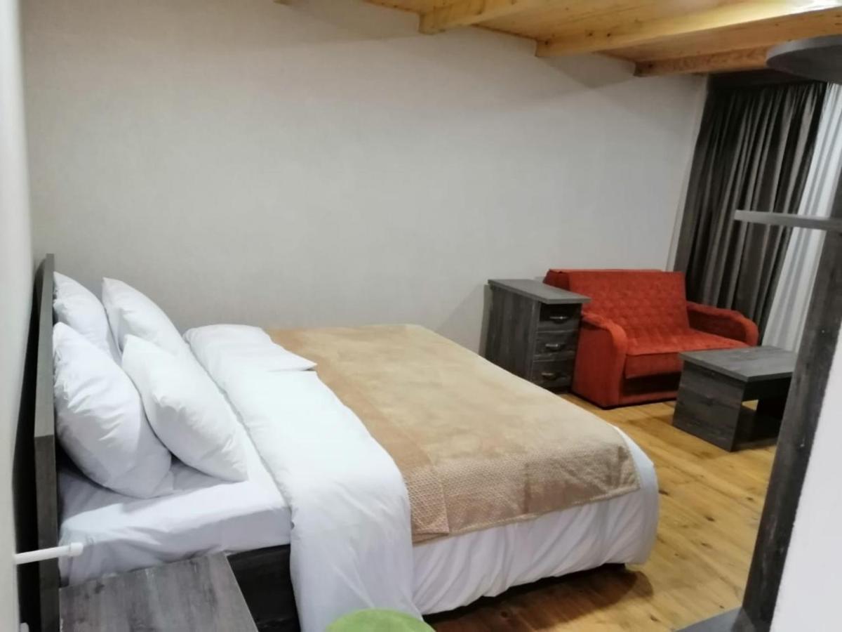 Belvedere Otel Ambrolauri Dış mekan fotoğraf