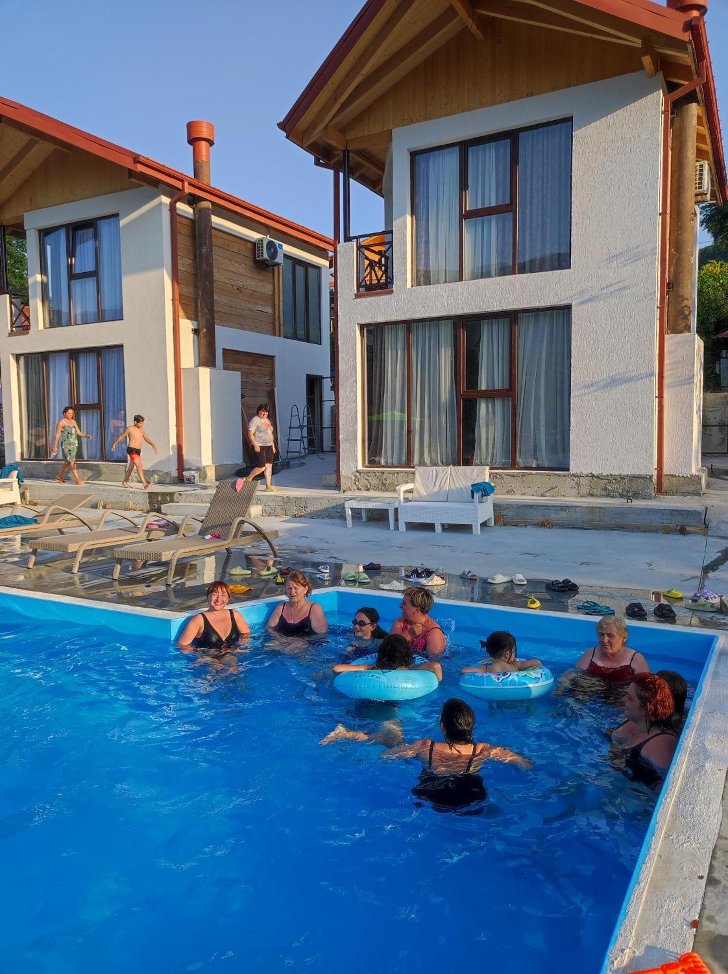 Belvedere Otel Ambrolauri Dış mekan fotoğraf