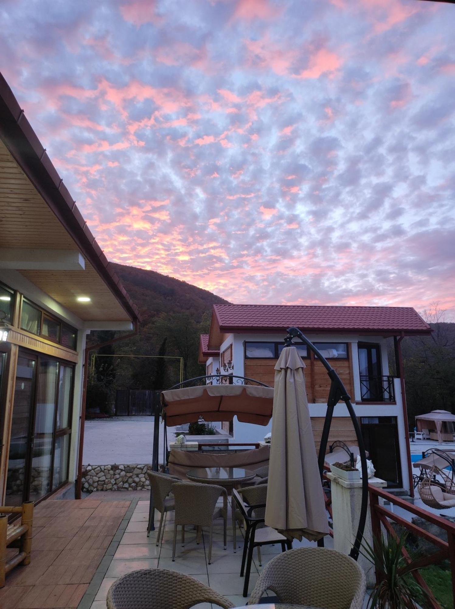 Belvedere Otel Ambrolauri Dış mekan fotoğraf