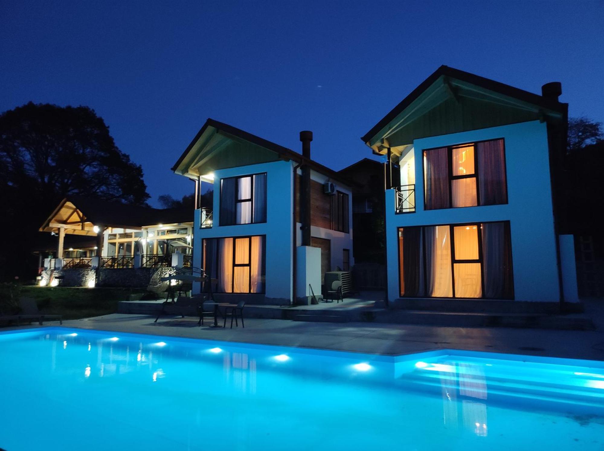 Belvedere Otel Ambrolauri Dış mekan fotoğraf