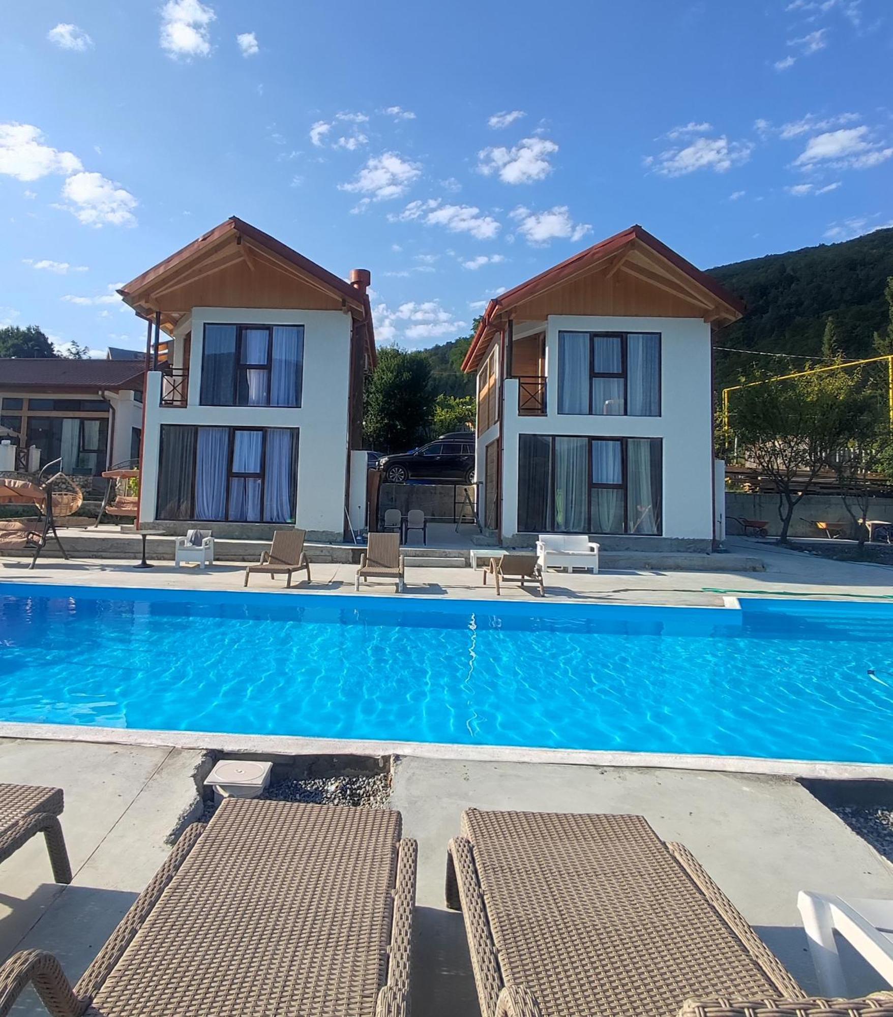 Belvedere Otel Ambrolauri Dış mekan fotoğraf
